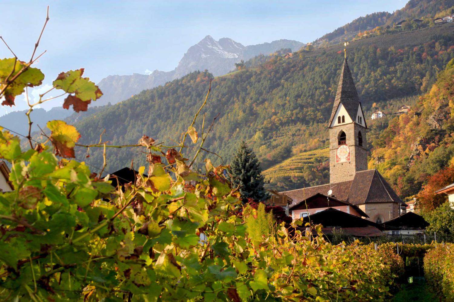 Algund Dorf im Herbst